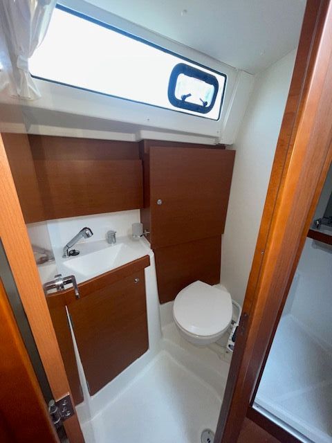 slider 5 Beneteau Oceanis 38.1